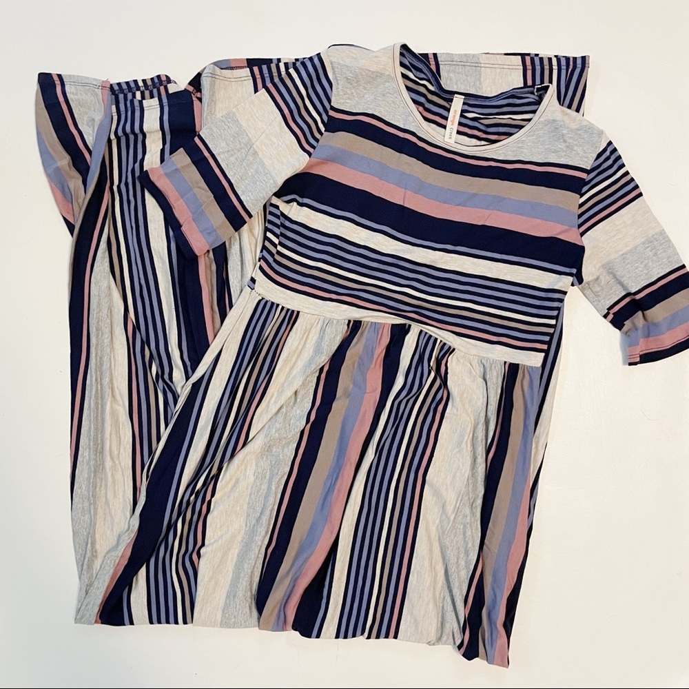 5 for $25 EUC ORANGE CREEK Striped Short Sleeve Maxi